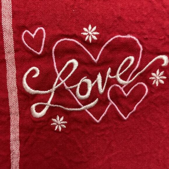 "Love" Valentines Day Placemats Set of 4 Red Stripe Embroidered Heart 12"x18" - Picture 4 of 7